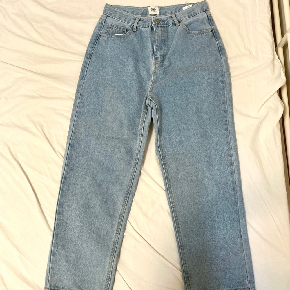 Non distressed jean🤍